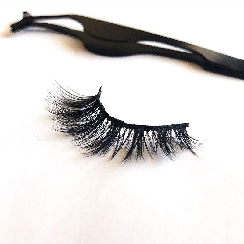 Reusable Magnetic Eyelashes – Lightweight, Long-Lasting Hold